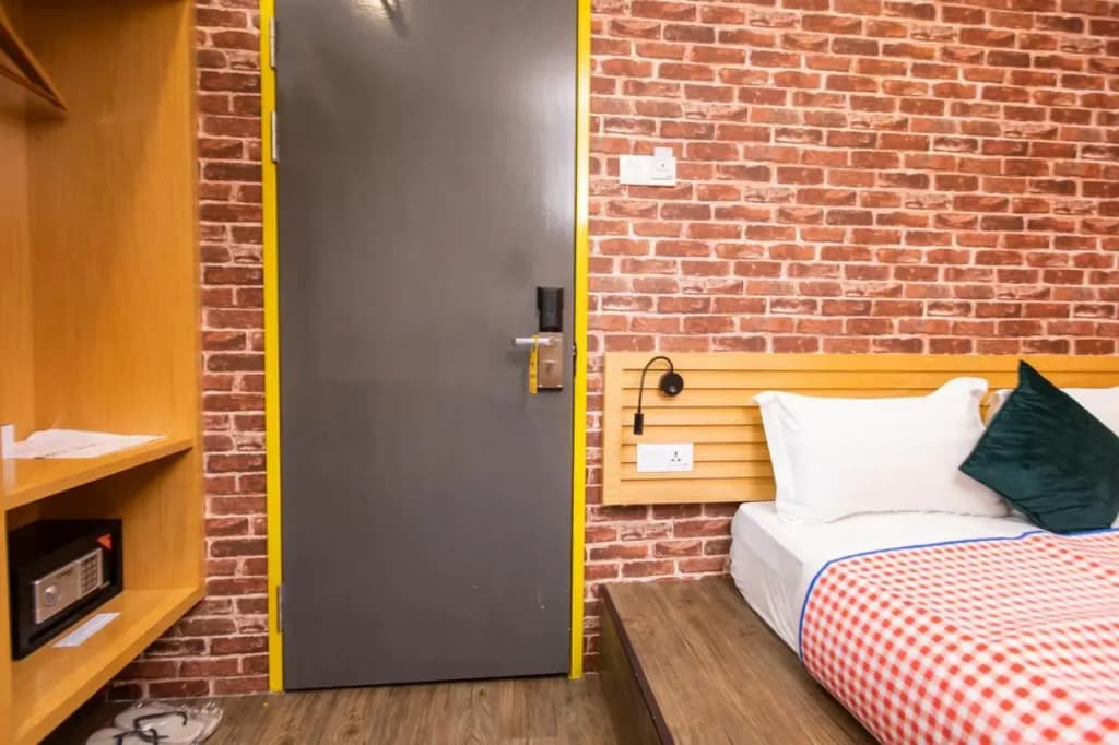 OYO Rooms Beach Street Jetty - photo 8