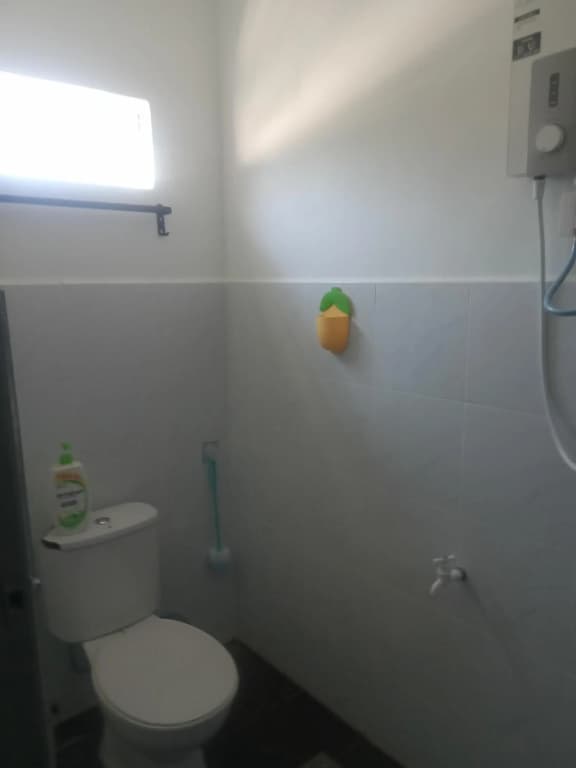 Homestay Aircond Pantai Timur Chalet Guest House Kak Mah - photo 8