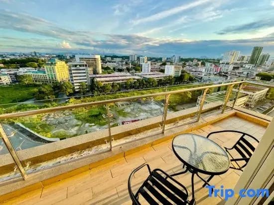 Kuching City Center Apartment With City View - photo 11