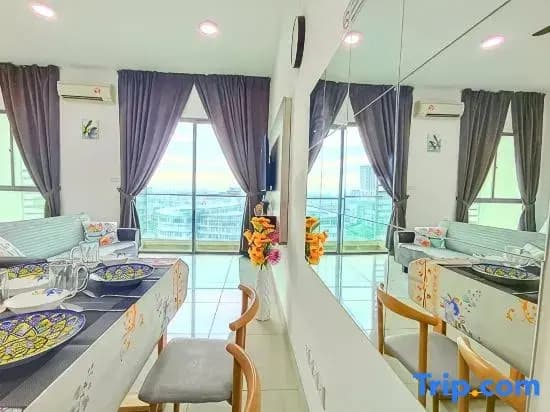 #CS5, Homely Cybersquare Ensuite with Skyline View - photo 8