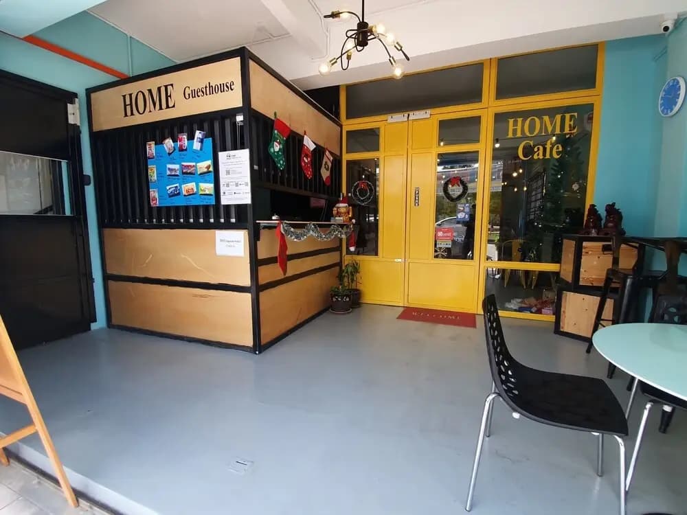 OYO 89728 Home Guesthouse & Cafe - photo 12