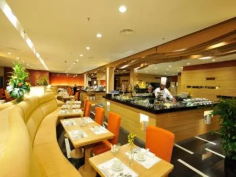 Novotel Kota Kinabalu 1Borneo - photo 3