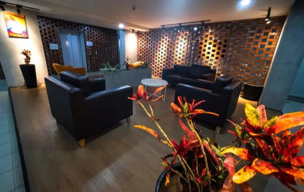 2 bedrooms surrounding natural View and pool - photo 10