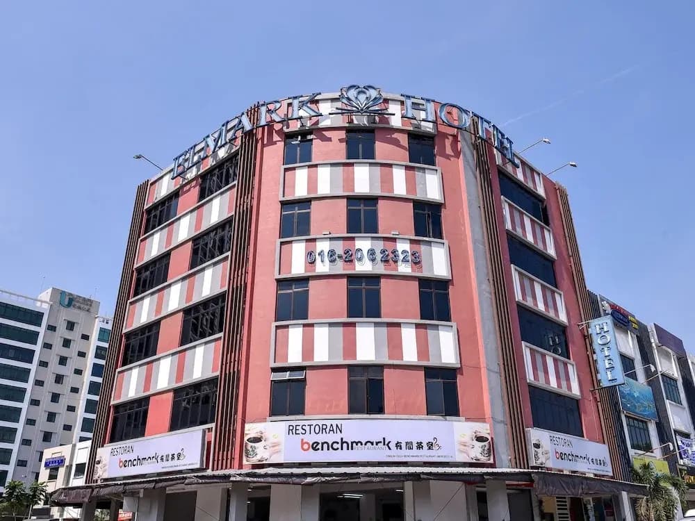 OYO 297 Elmark Hotel - photo 1