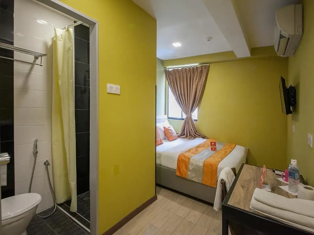 OYO 228 Basic Hotel - photo 5