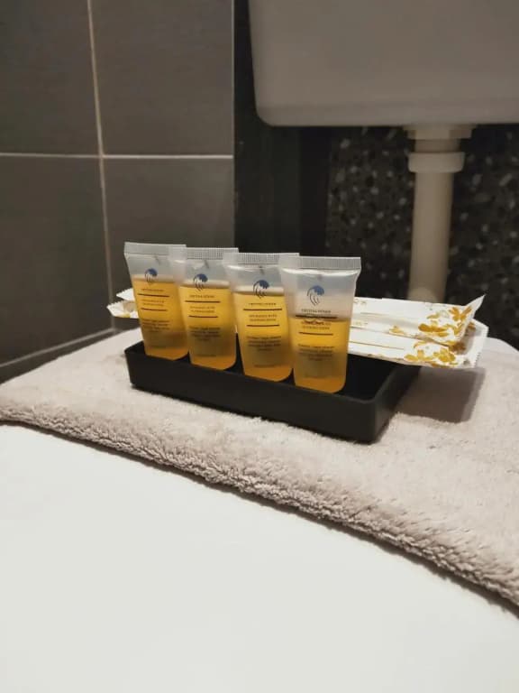 Ghazrins Garuda Hotel - photo 37