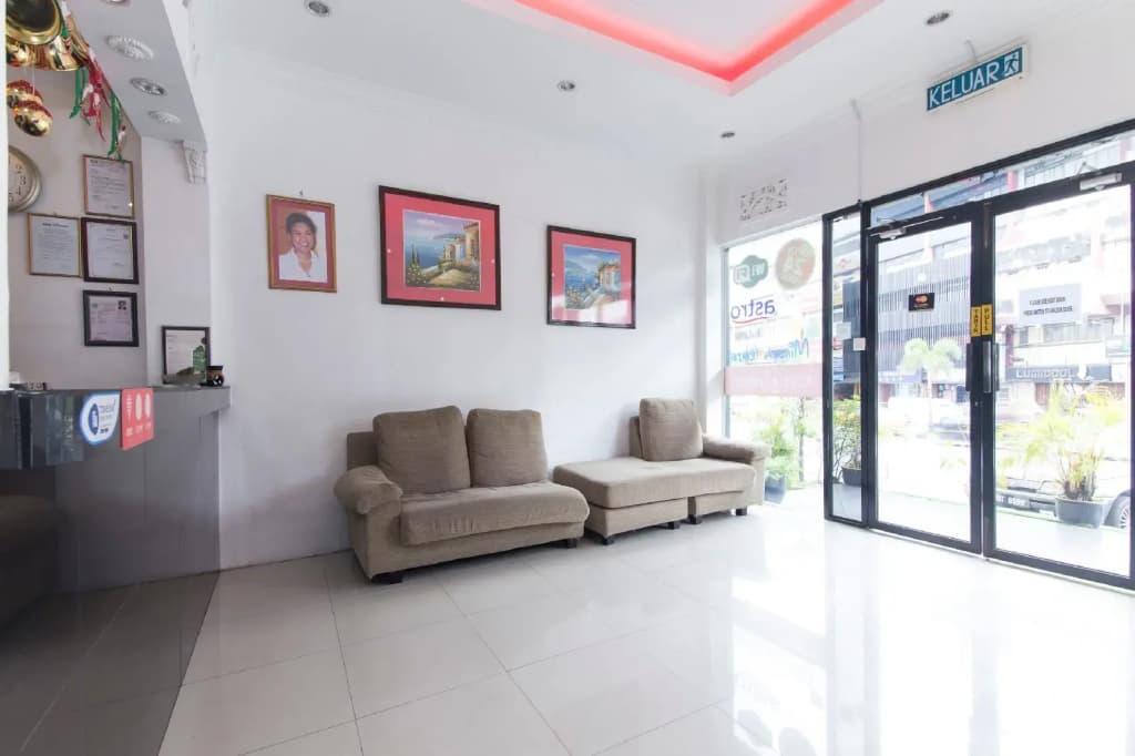 OYO 277 Hotel Shangg - photo 11