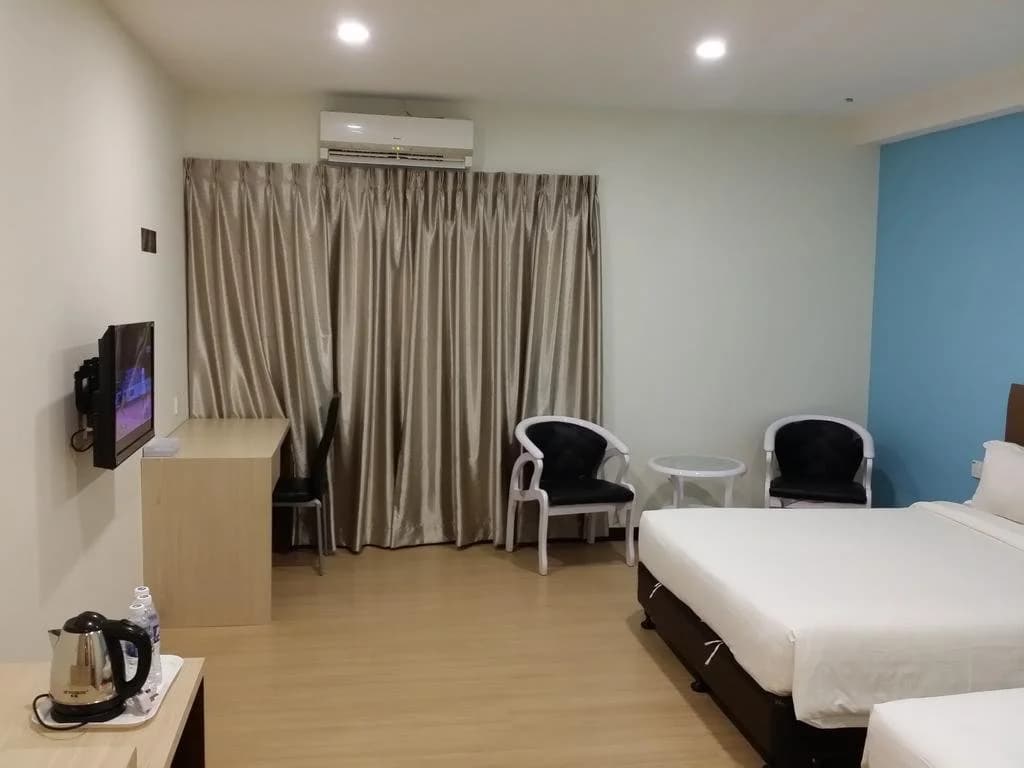 MJ Hotel - photo 16