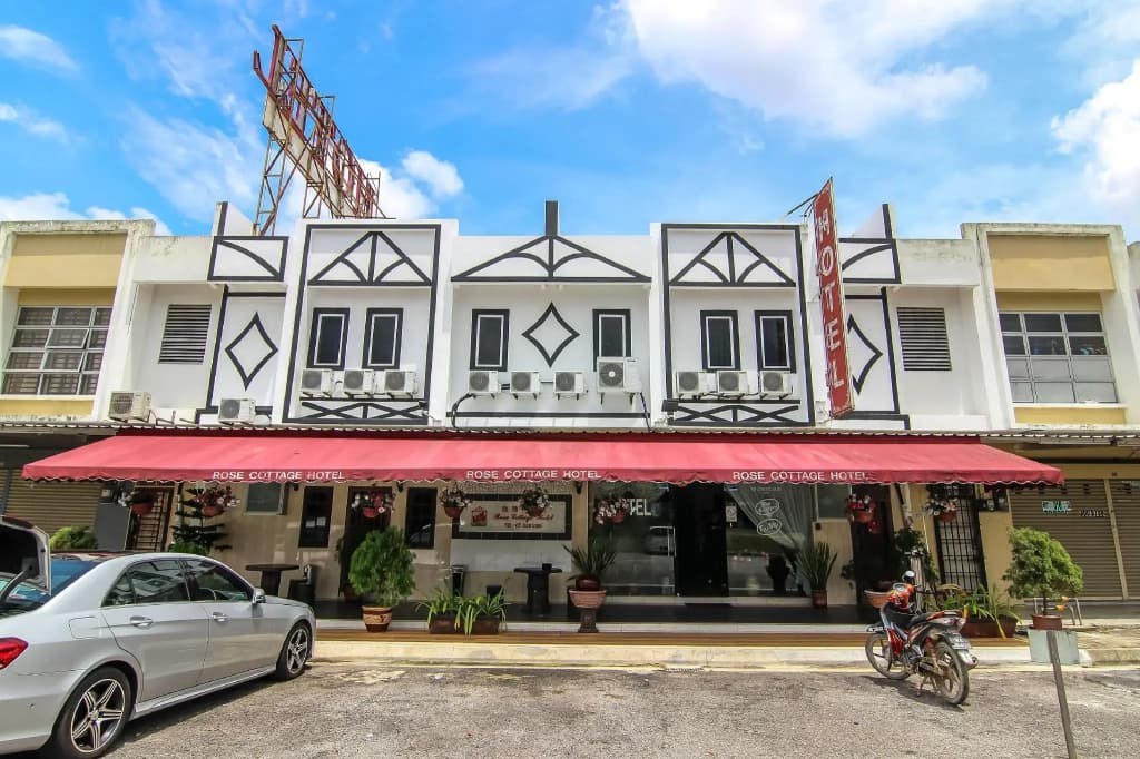 Rose Cottage Hotel Taman Nusa Cemerlang - main photo
