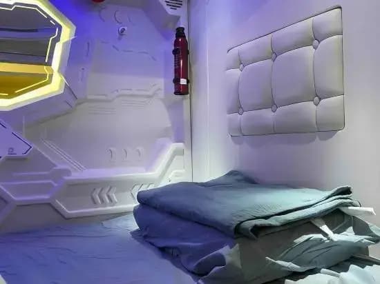 Pelangi Capsule Hostel - photo 2