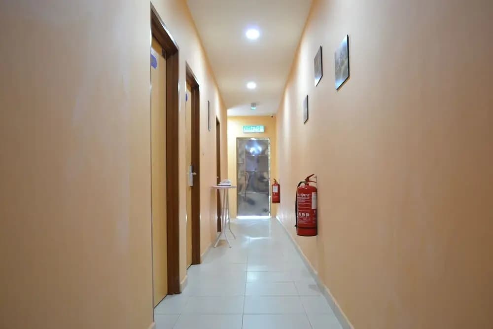 OYO 89691 Hotel Puteri Miqaila - photo 13