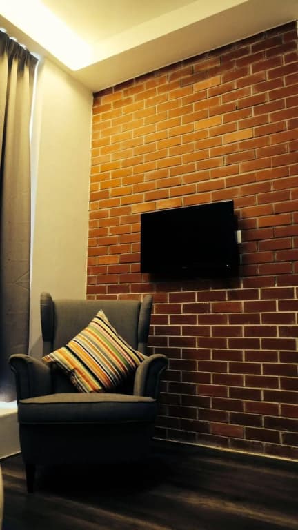 Roomies Suites - photo 13