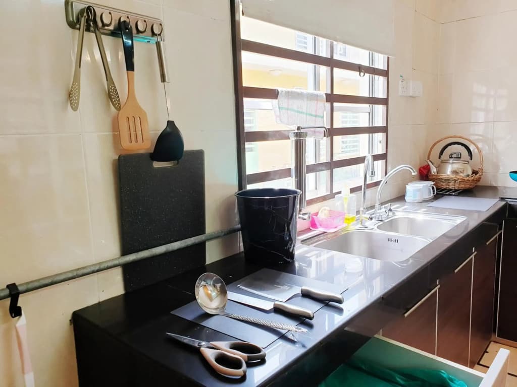 Airport Garden Stay #corner hoise 5 rooms #free wifi #parking #tv chanel - photo 16