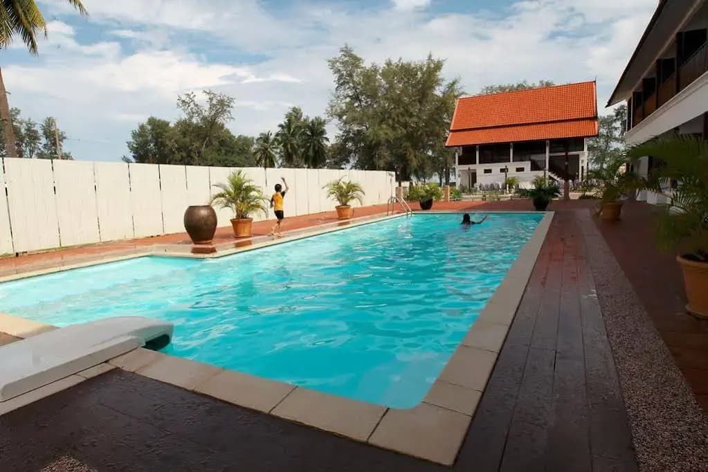 The Manor Beach Resort - photo 13