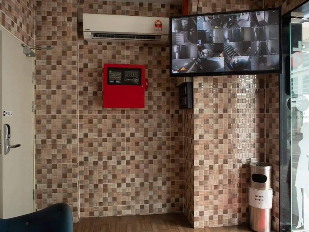 Red's Hotel - photo 11