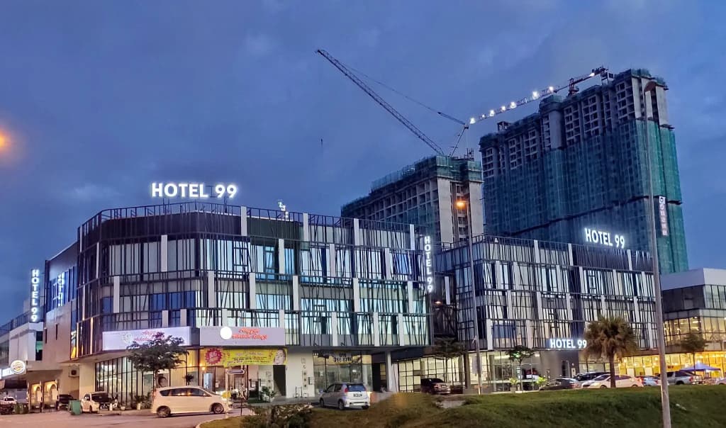 Hotel 99 Sepang Klia - photo 1