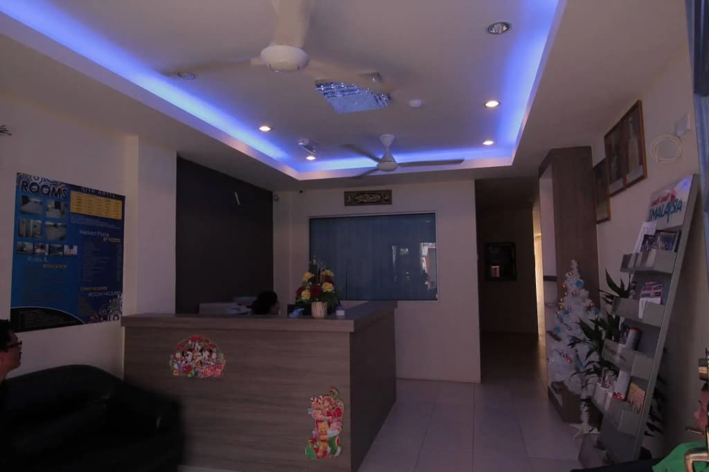 Qish Hotel - photo 2