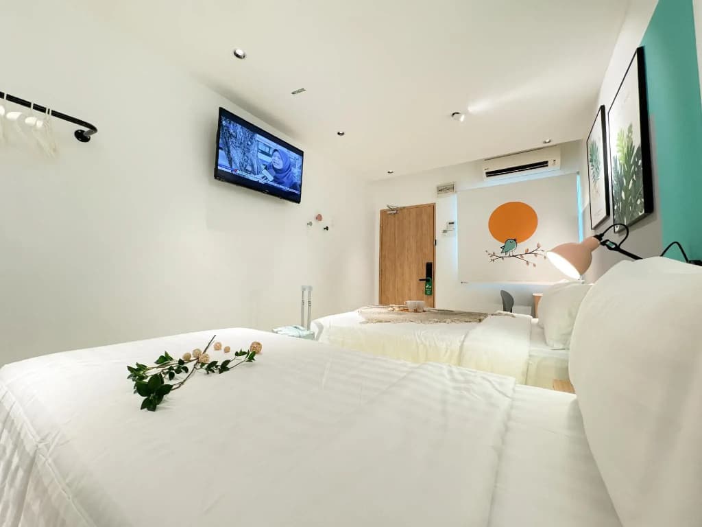 Apple 1 Hotel Gurney - photo 7