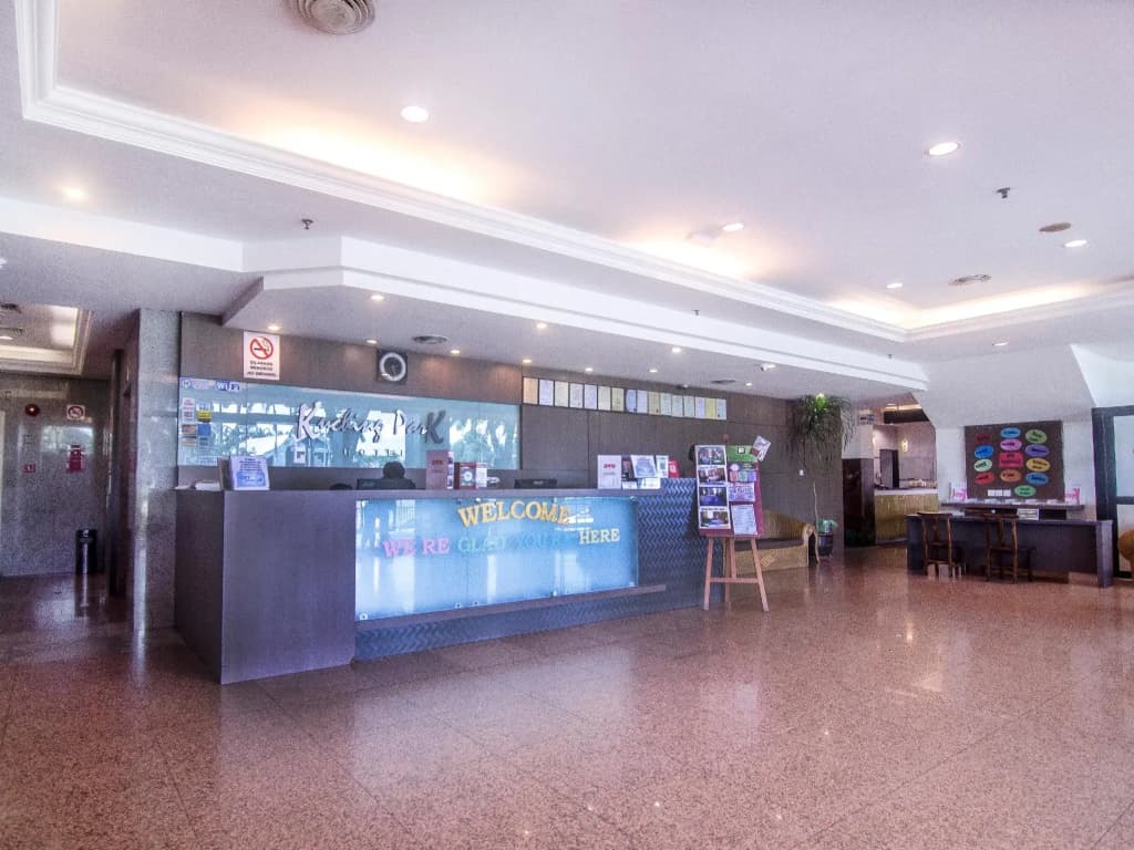 Kuching Park Hotel - photo 2
