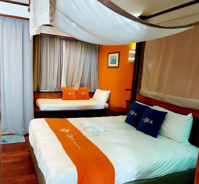 Alpine LXPD Full Seaview Water Chalet - photo 2