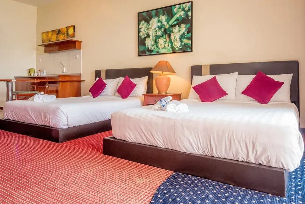 H Beach Suite at Rainbow Paradise Beach Resort - photo 3