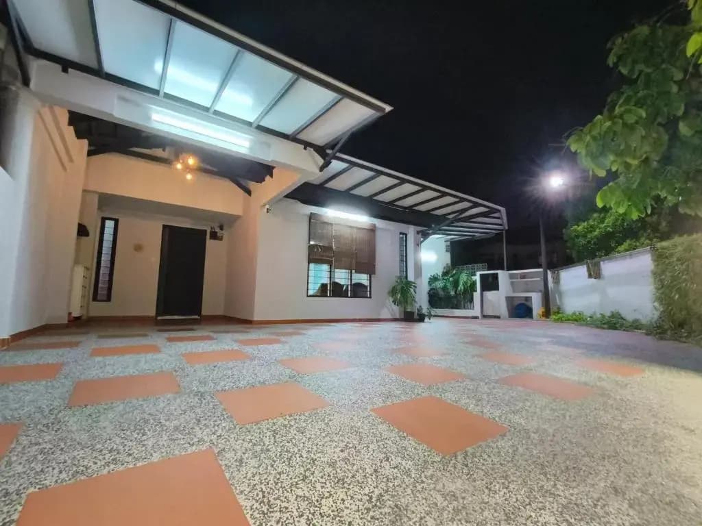 Family 15 Pax Corner Lot House / Free WiFi - photo 12
