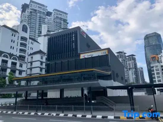 Eaton Residences by Romeo Bnb - photo 2
