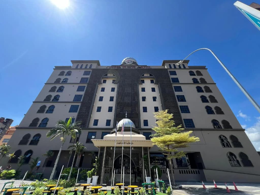 Grand Puteri Hotel - photo 1