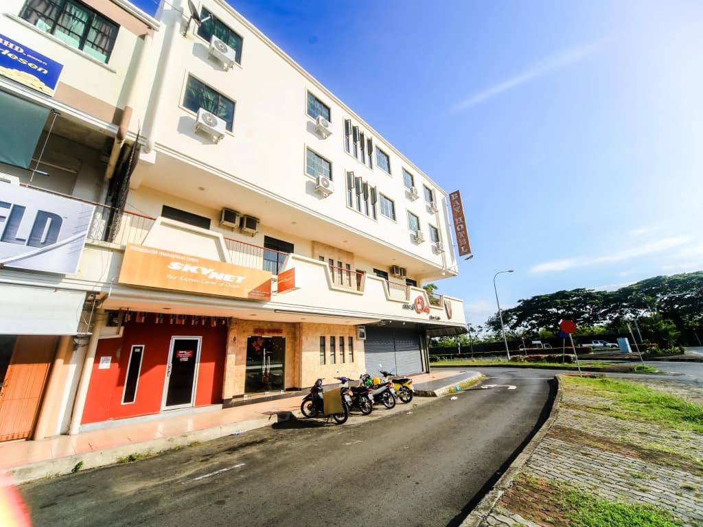 Bay Hotel - main photo