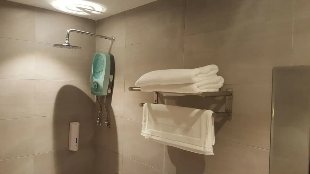 9 Square Hotel - Sri Kembangan - photo 9