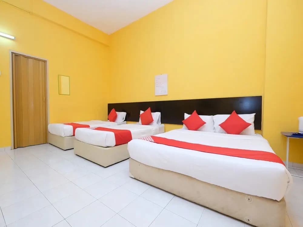 De Lodge Hotel by OYO Rooms - main photo