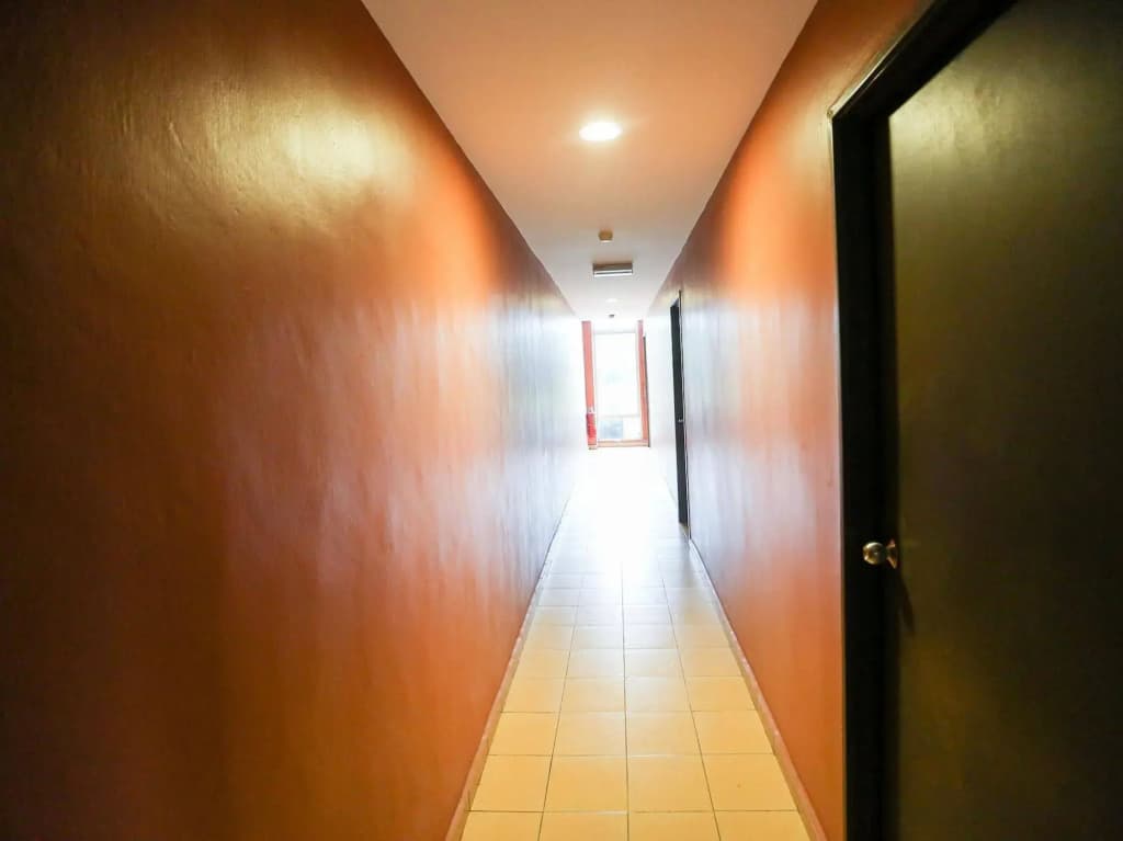OYO Rooms Jalan Danga Sutera - photo 10