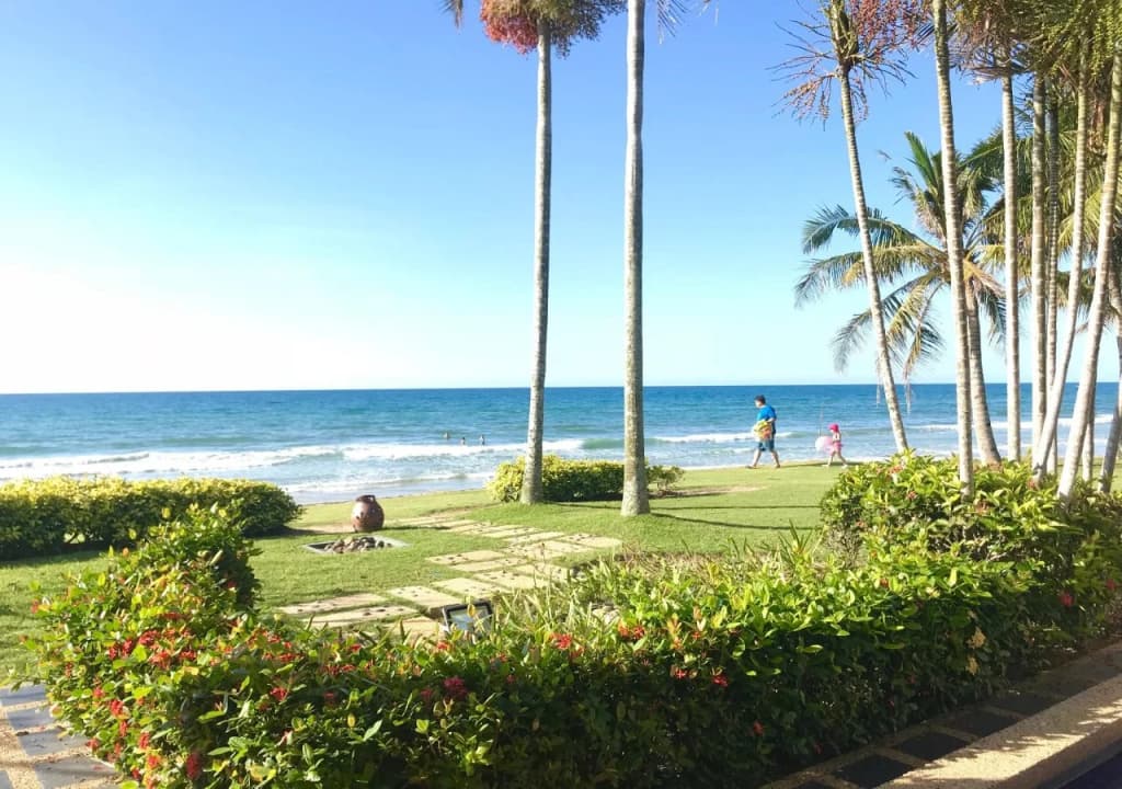 Sunset Seaview Beach Villas & Spa Suites at Nexus Karambunai - photo 13