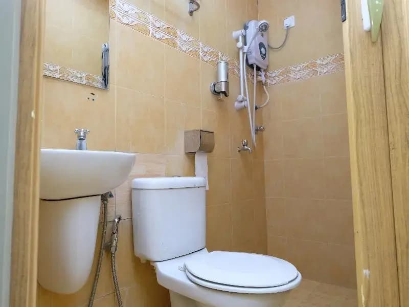OYO 89352 Golden Terminal Lodge - photo 10