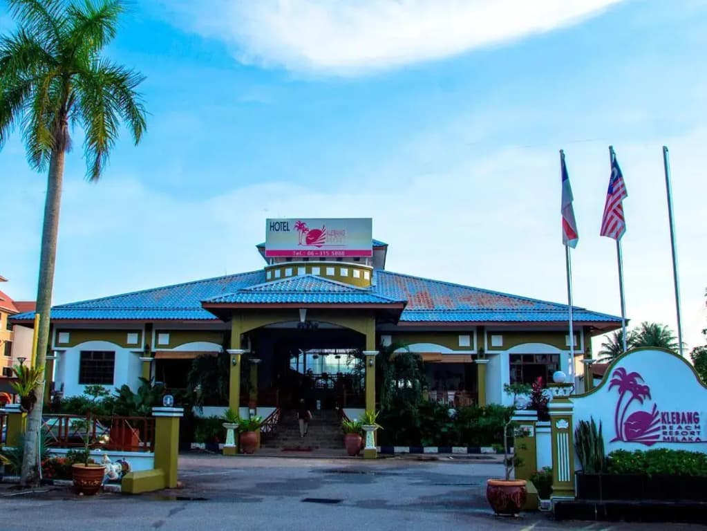 Klebang Beach Resort - photo 8