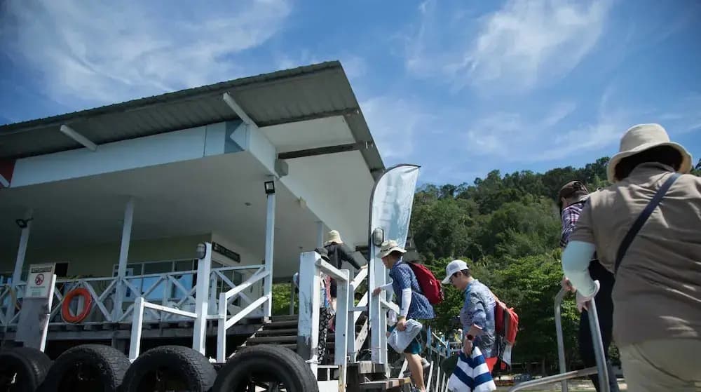 OYO 90980 Rainbow Island Sepanggar - photo 13