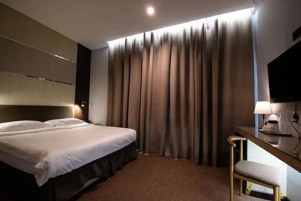 Capital O 90617 Hotel Meliden - photo 5