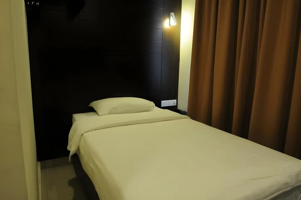 Cathay Hotel - photo 6