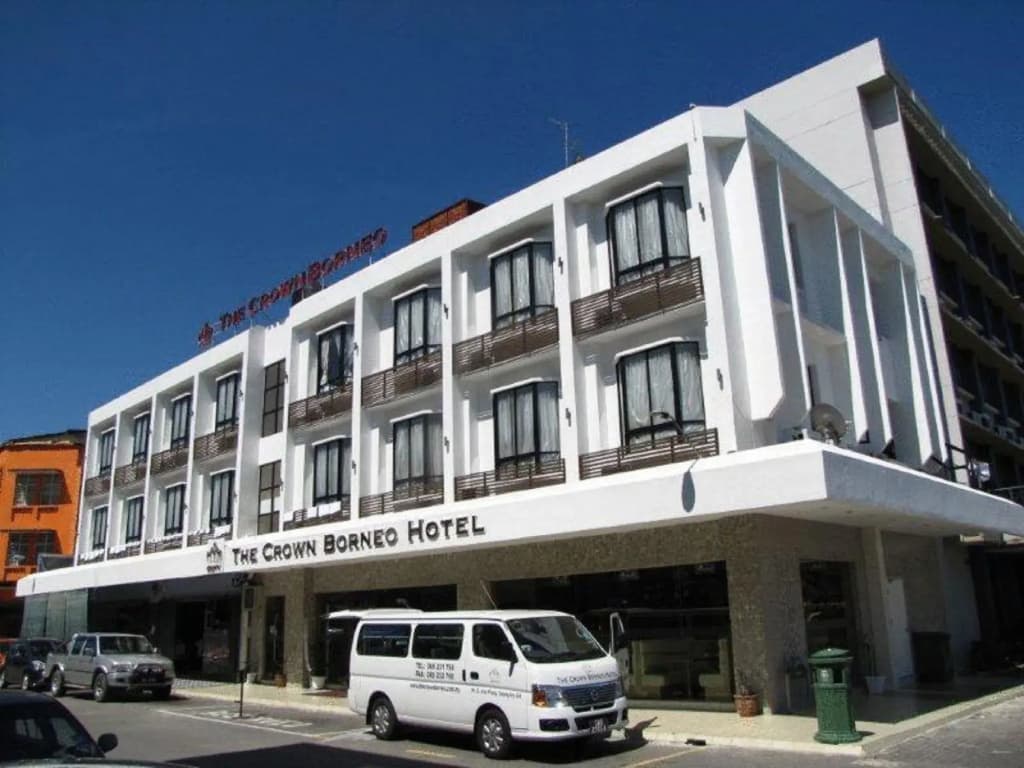 The Crown Borneo Hotel - photo 1