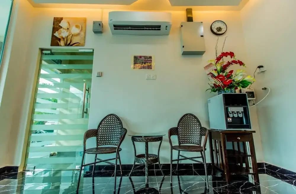 U Plus Budget Hotel - photo 11