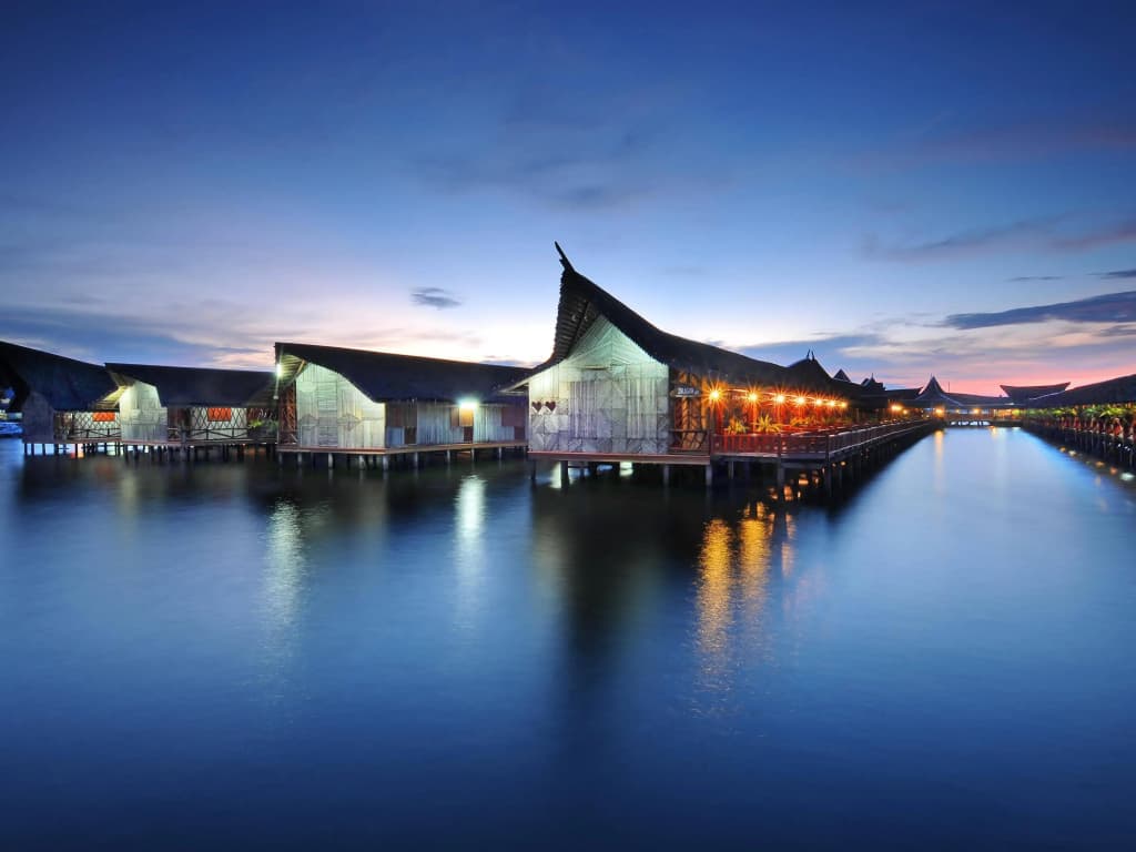 Dragon Inn Floating Resort - photo 9