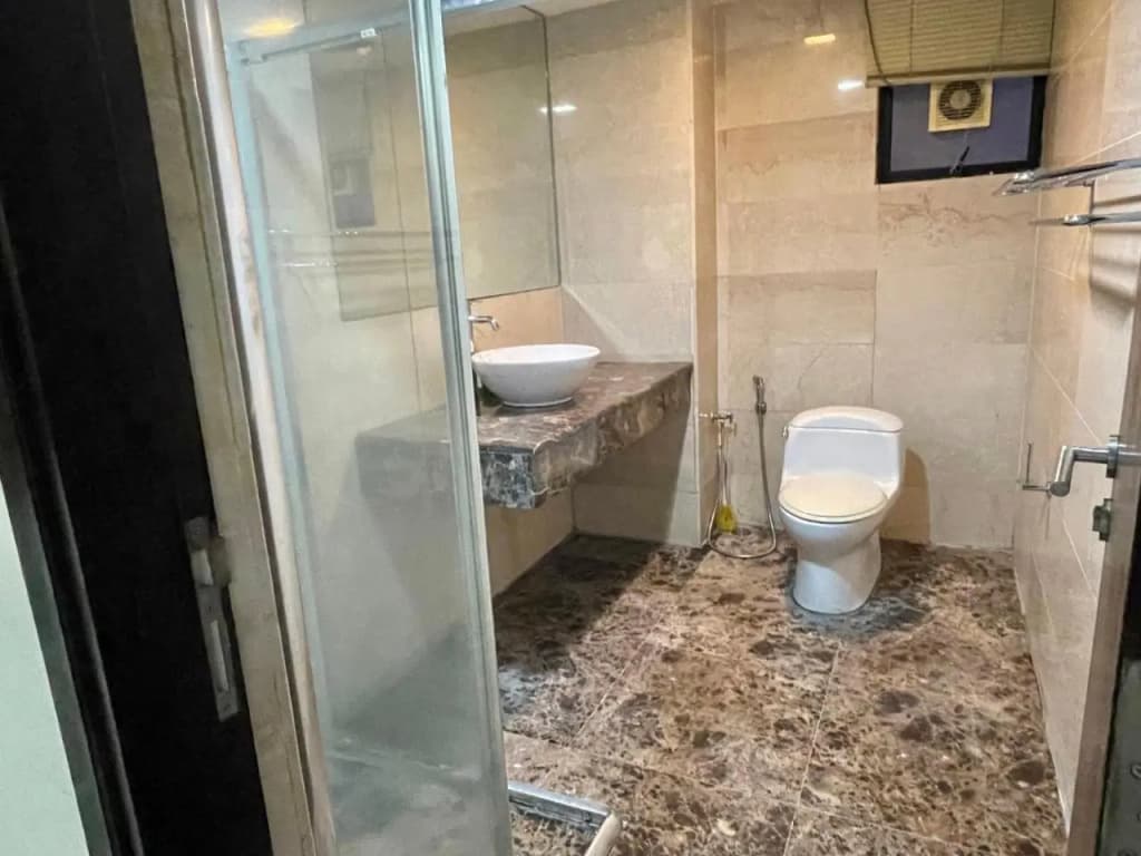 PENTHOUSE MARINA COURT VACATION HOME 4 BEDROOMS KOTA KINABALU 14pax - photo 5
