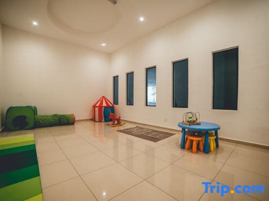 Marina Residence 3BR Shores Haven nr Midvalley CIQ - photo 4