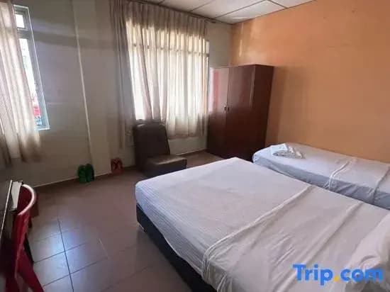 White House Hotel Kluang - photo 1