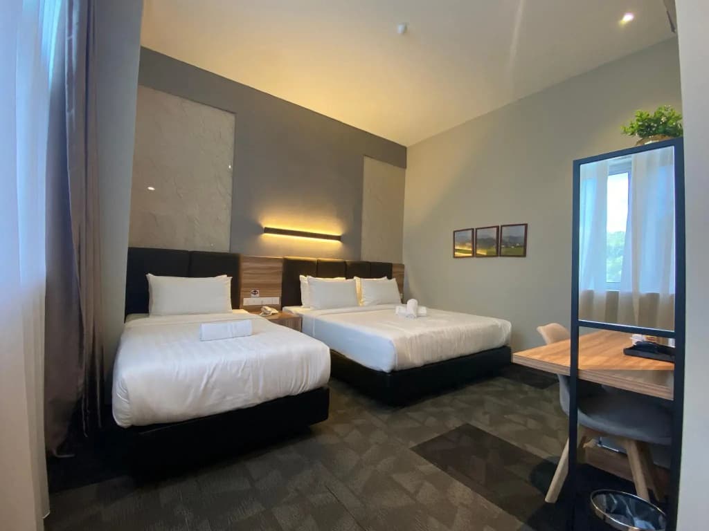 Prestigo Hotel - photo 7