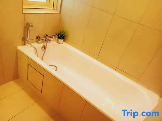 Legoland-5min Walk@ Happy Travel at Afiniti Residency 8Pax(max) with Bathtub - photo 15