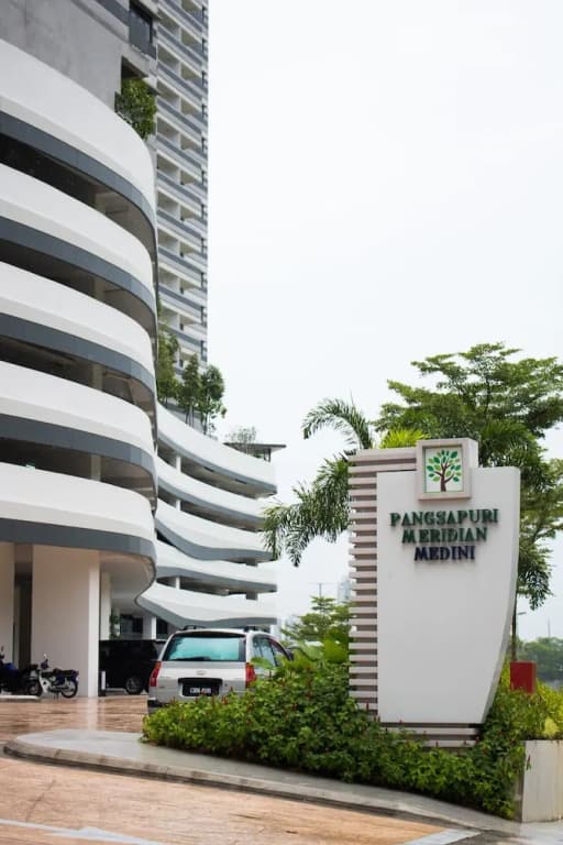 Ashton Meridin Suites - photo 1