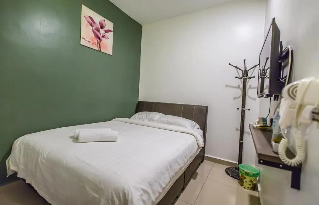 U Plus Budget Hotel - photo 3