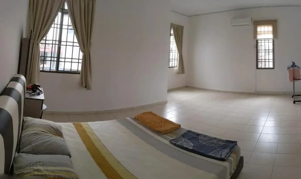Johor Bahru 6 Bedrooms Corner House: Big & Comfort - photo 5