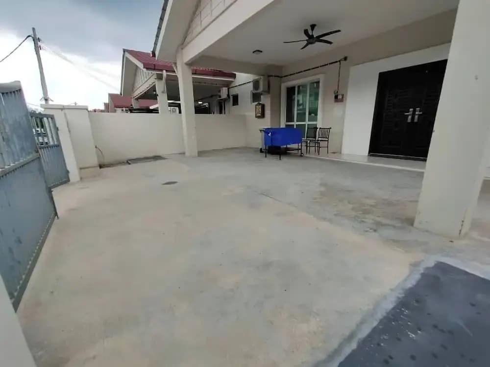 Nur Hartamas Homestayportdickson - photo 1